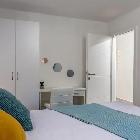 Cozy In With Wi-fi Apartment *
