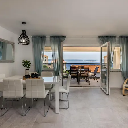 Cozy In With Wi-fi Apartment